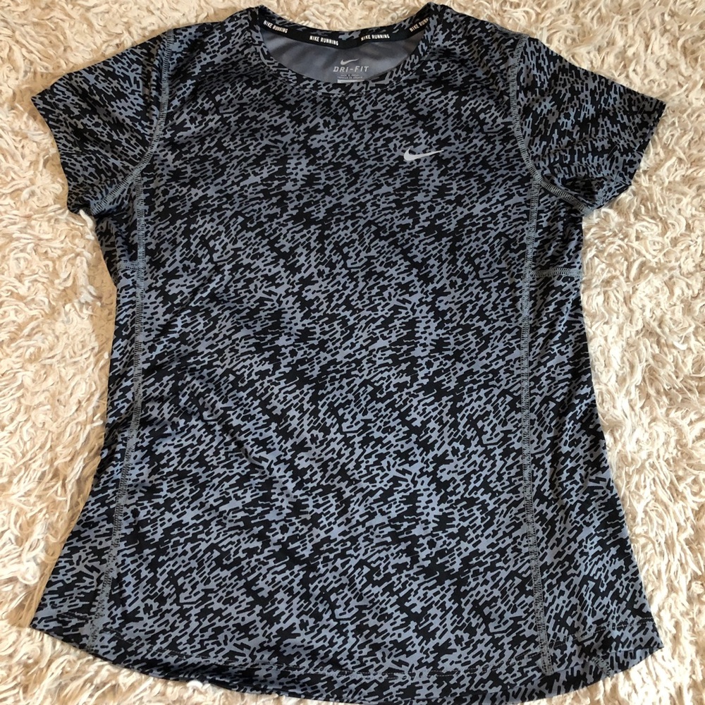 Women’s Nike Running DRI-FIT tee SZ M